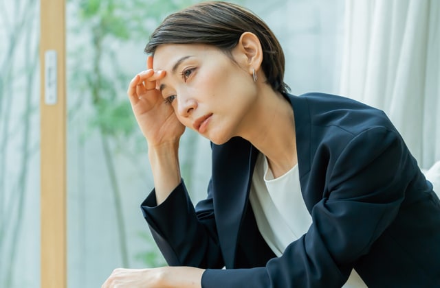 仕事を頑張りたいのに 倦怠感がつらくて 会社にいけない